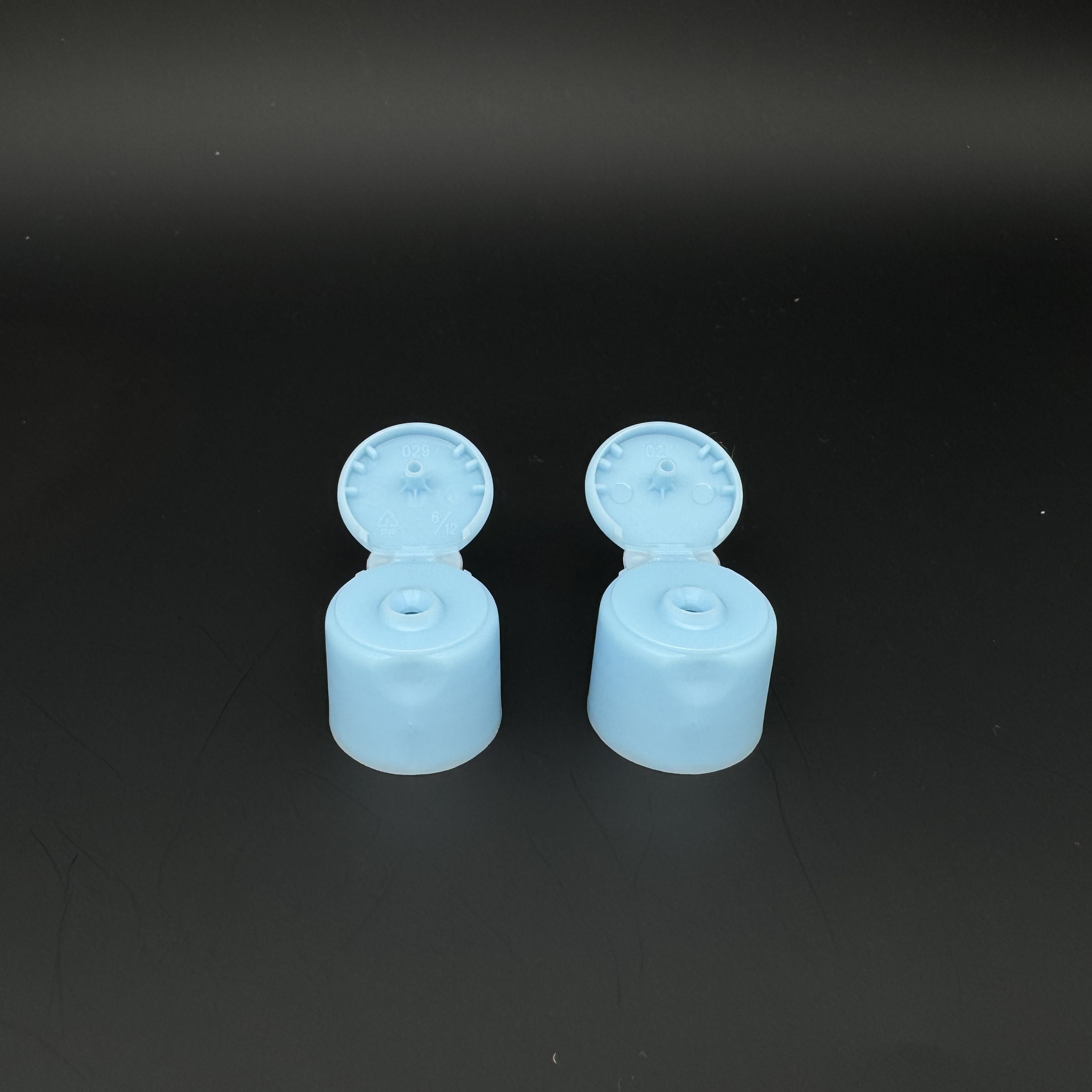 20/415 Frosted Plastic Lotion Flip-Top PP Screw Cream Cap Cosmetics Sunscreen Cap HPPC006